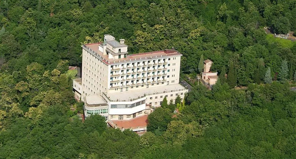 Emmaus Hotel 扎费拉纳-埃特内阿 意大利