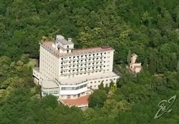 Emmaus Hotel ザッフェラーナ・エトネーア
