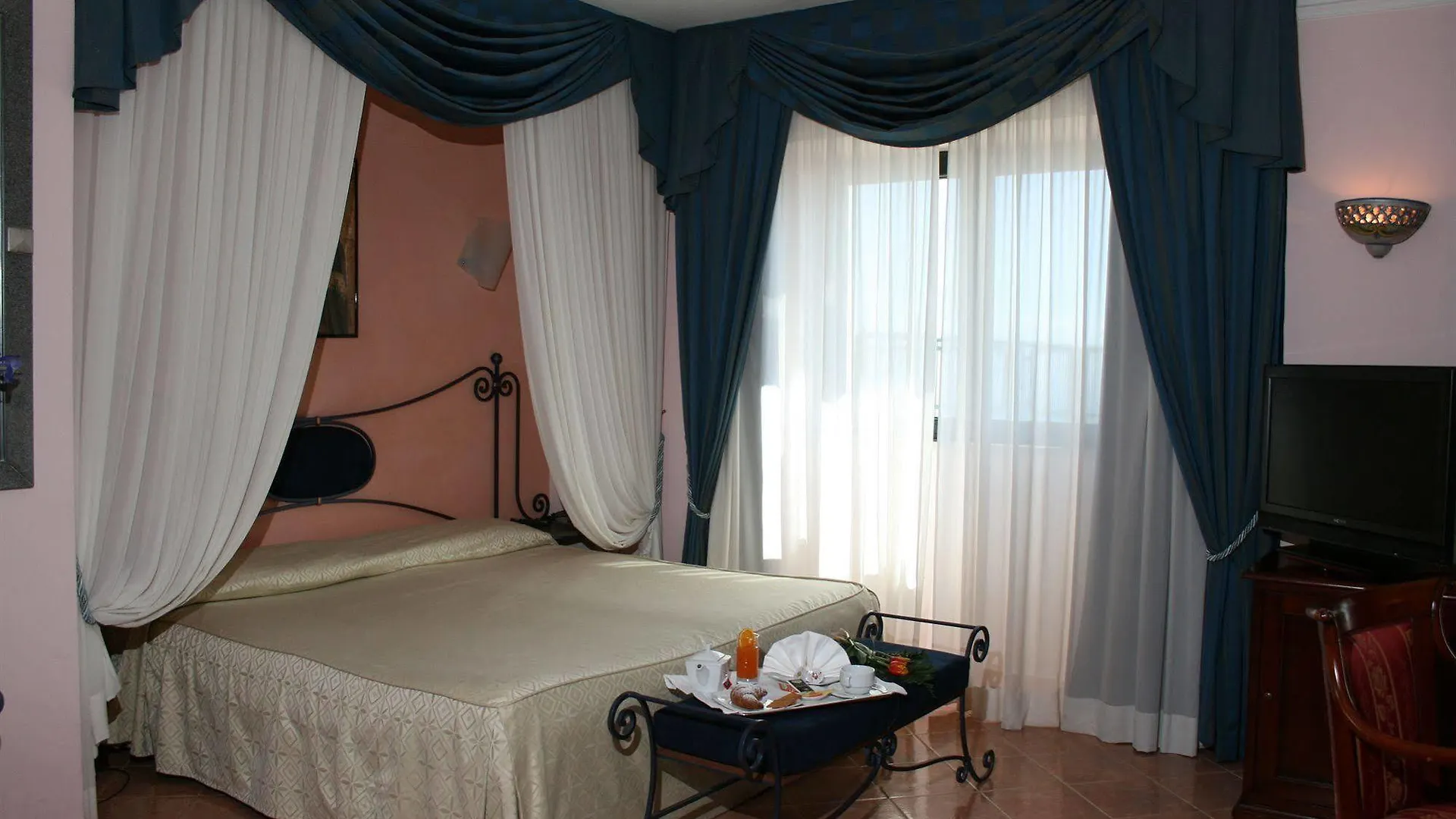 Emmaus Hotel Zafferana Etnea 3*,  Italy